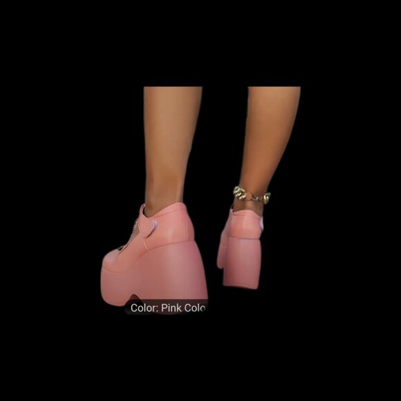 Woman's size 9 pink platform shoes with rhinestone heart embellishments - Picture 4 of 10